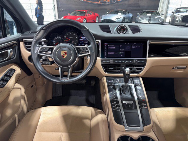 Used 2021 Porsche Macan w/ Premium Package image 72