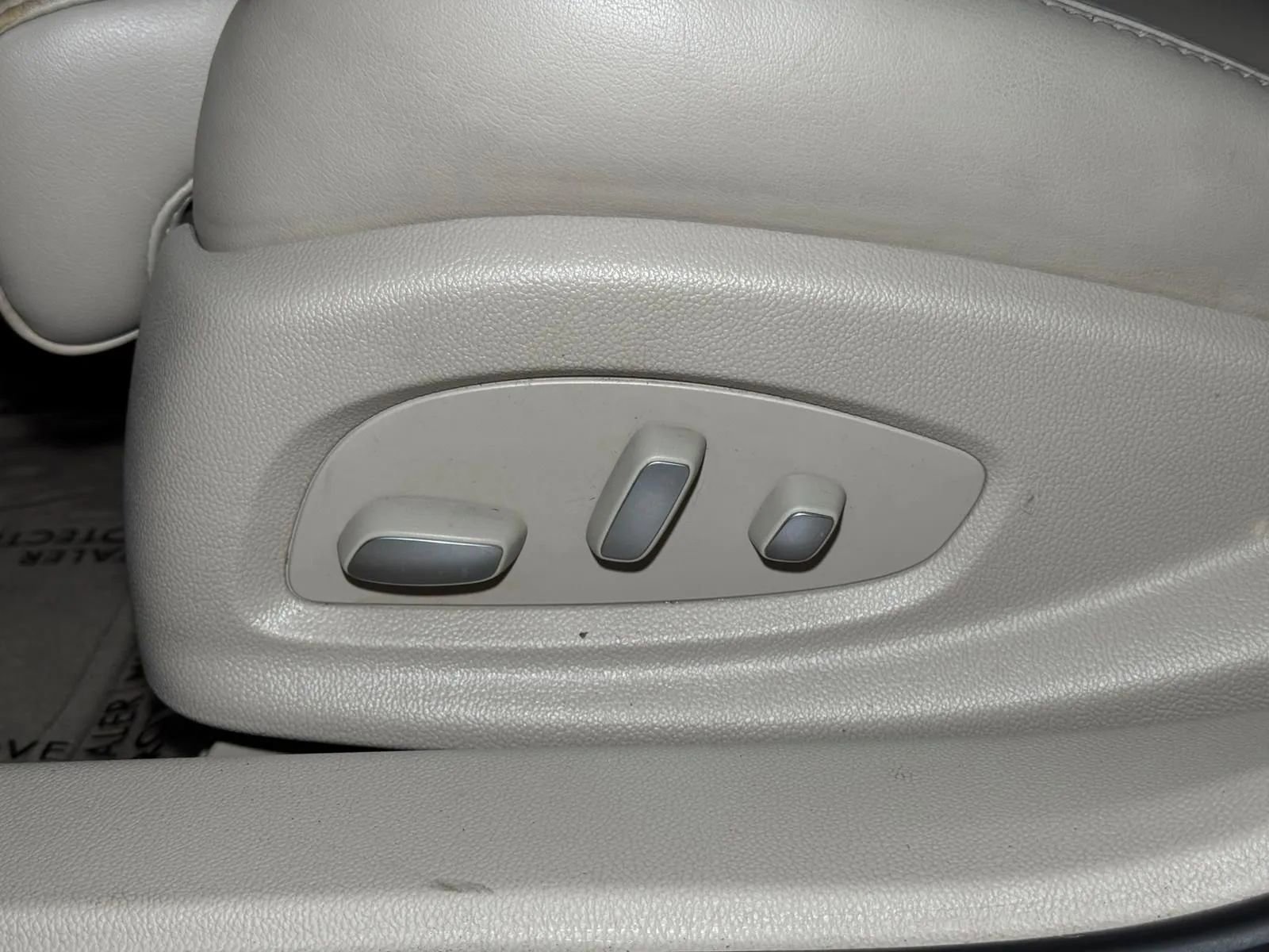 Used 2013 Cadillac XTS Luxury image 36