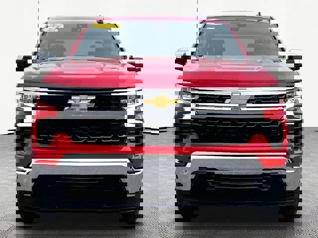 Used 2025 Chevrolet Silverado 1500 LT image 2