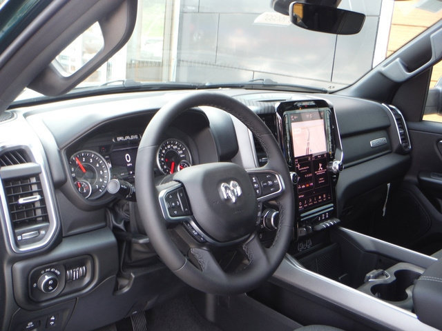 New 2027 RAM 1500 4x4 Crew Cab image 3