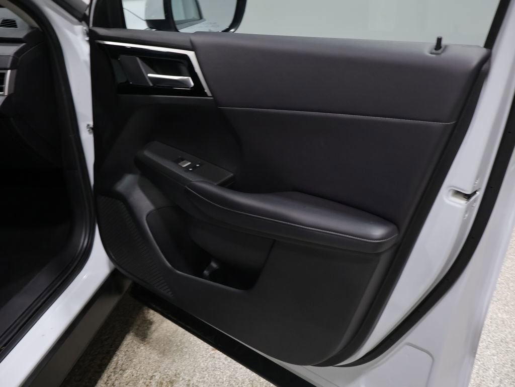 Used 2024 Mitsubishi Outlander SEL image 25