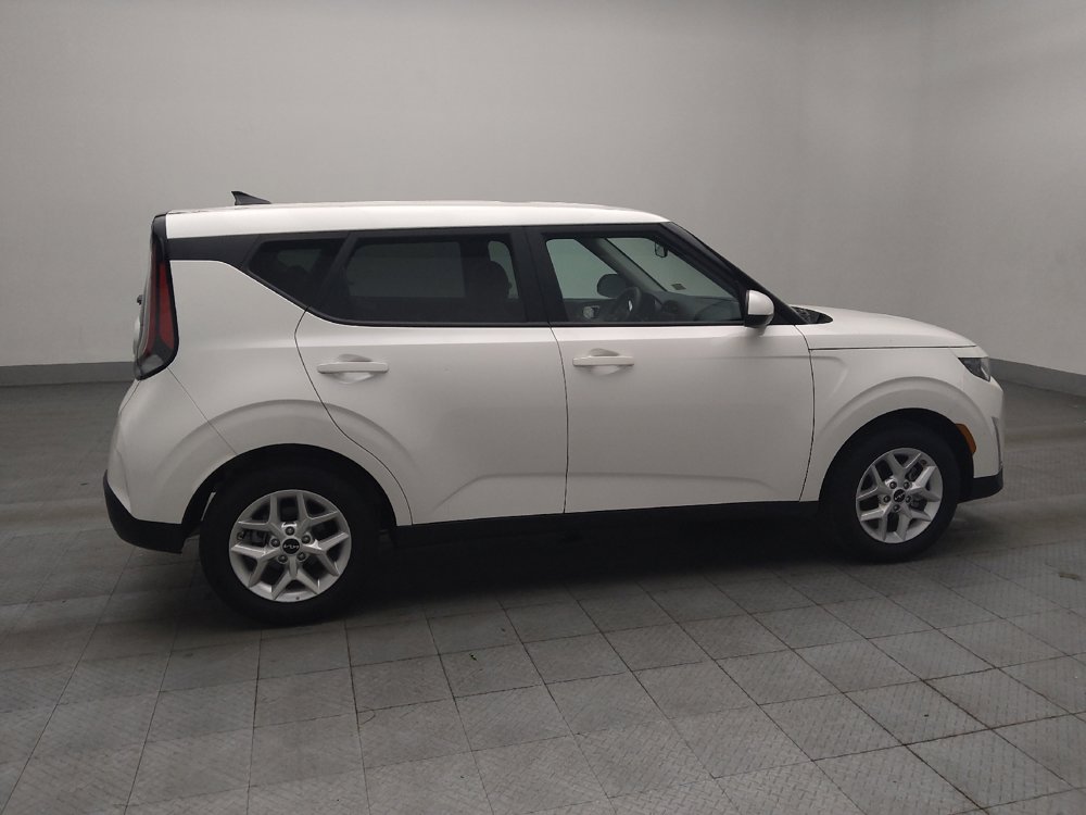 Used 2025 Kia Soul LX FWD image 10