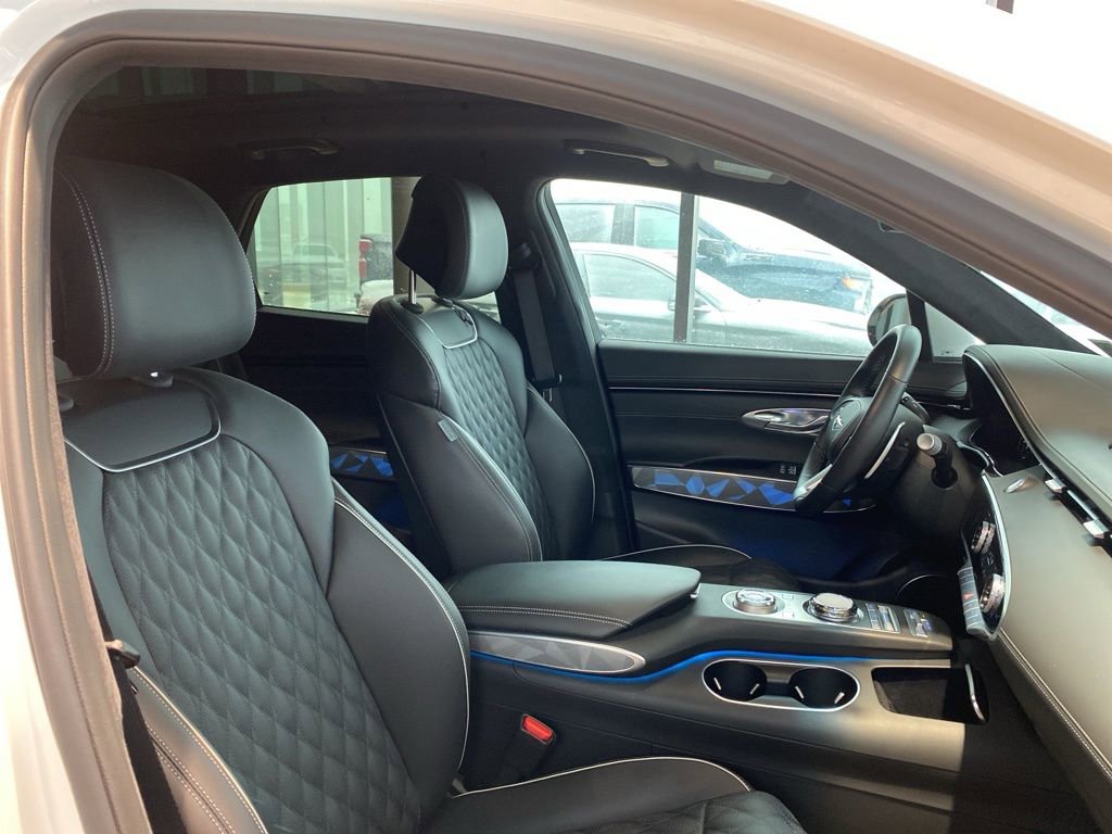 Certified 2025 Genesis GV70 3.5T Sport w/ Sport Advanced Package image 14