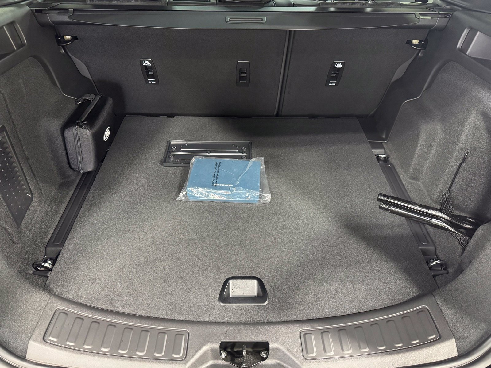 New 2026 Land Rover Discovery Sport Landmark AWD/4WD image 43