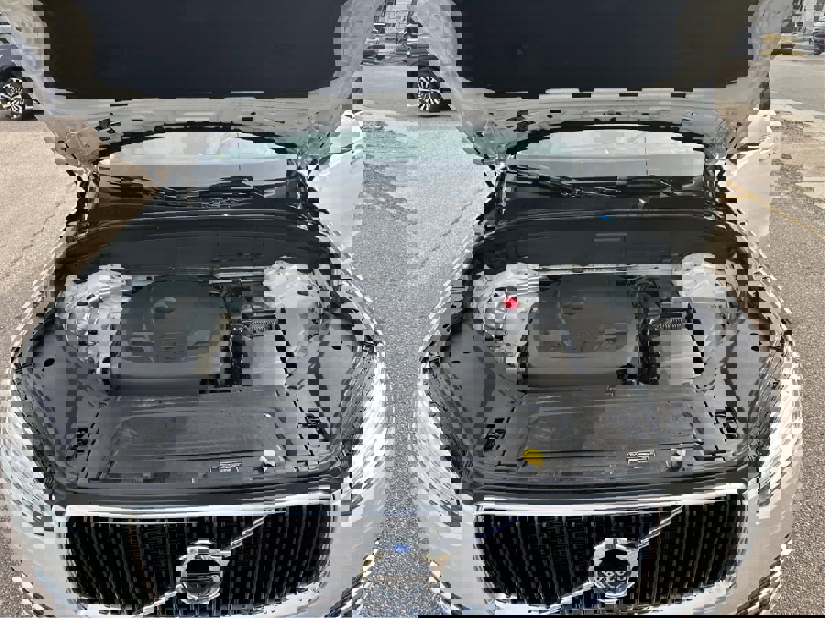 Used 2016 Volvo XC90 T6 Momentum w/ Momentum Plus Package image 15