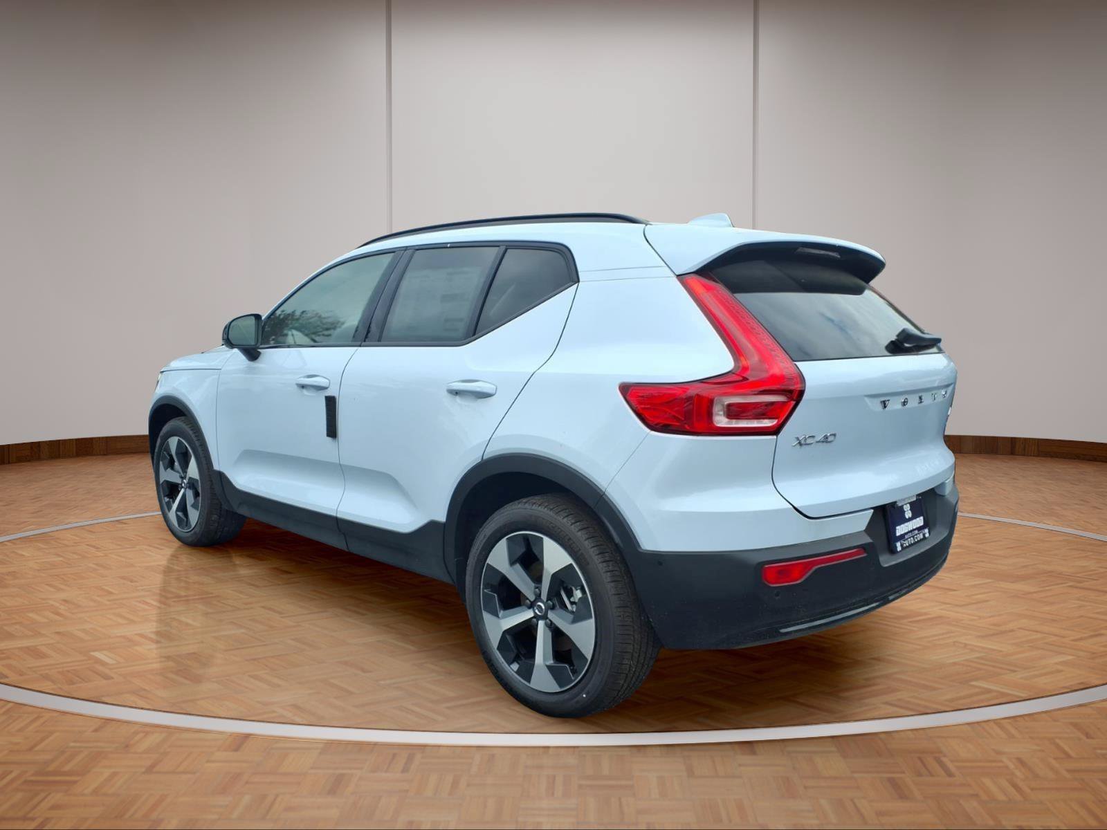 New 2026 Volvo XC40 B5 Plus w/ Protection Package Premier AWD/4WD image 4