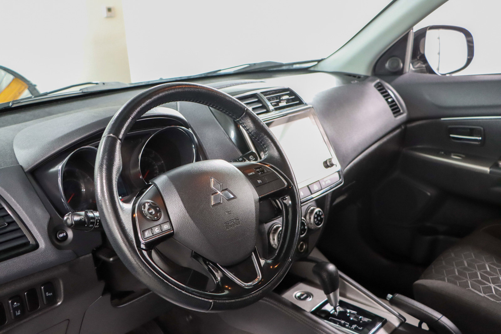 Used 2021 Mitsubishi Outlander Sport SE image 21
