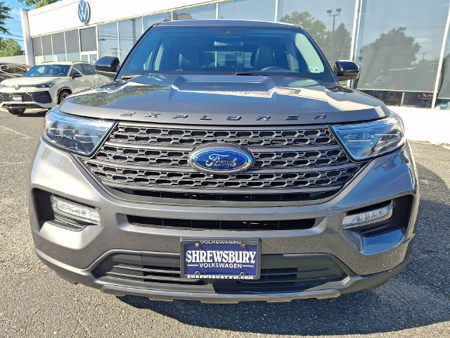 Used 2023 Ford Explorer XLT w/ Equipment Group 202A AWD/4WD image 2