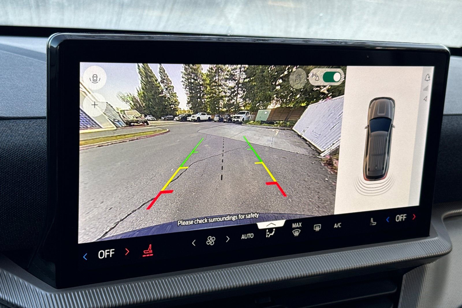 Used 2025 Ford Explorer Active image 21