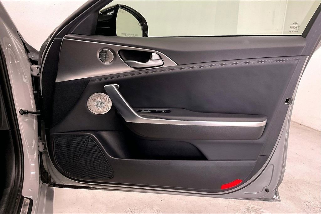 Used 2019 Kia Stinger GT1 RWD image 22