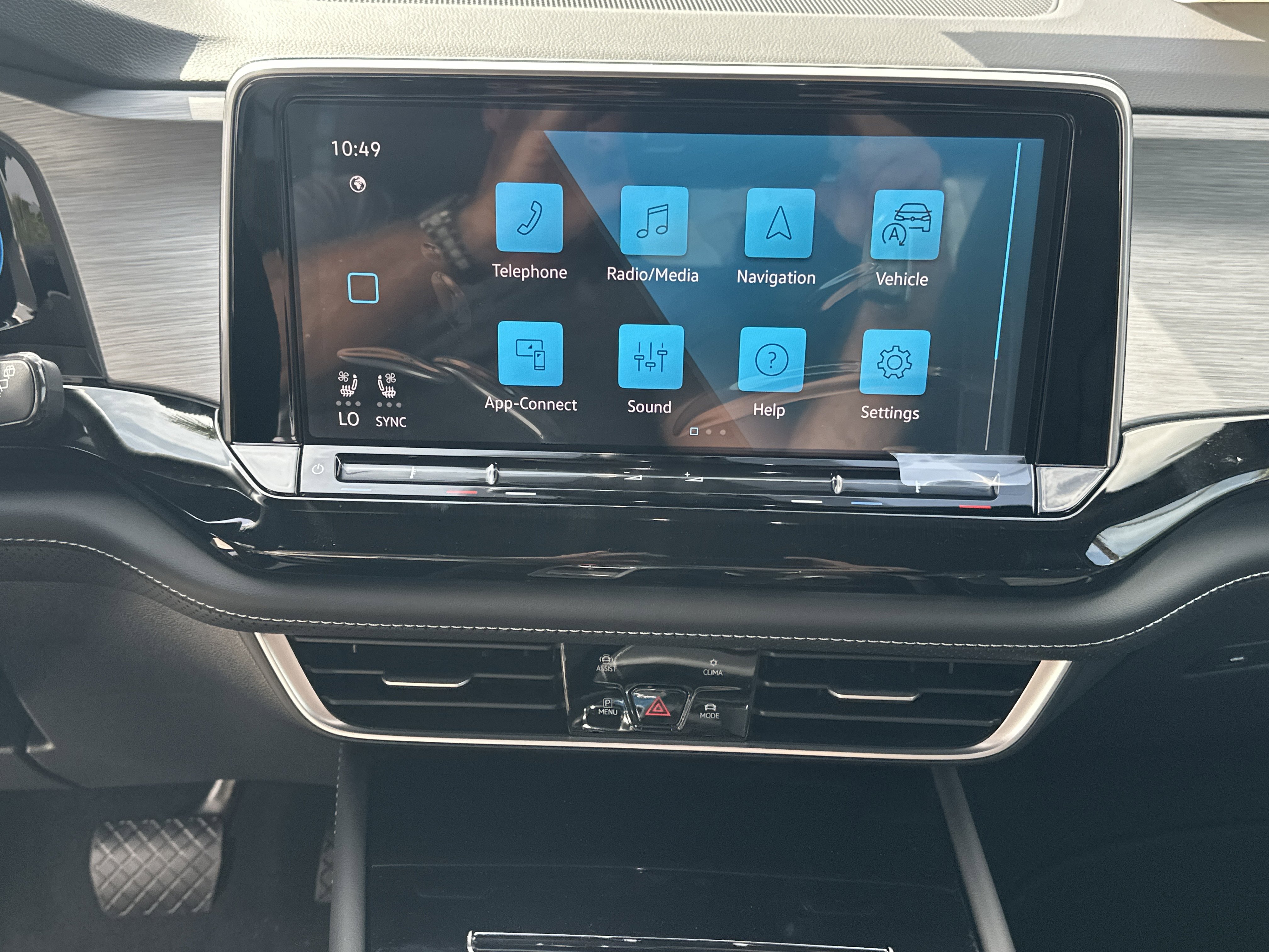 New 2026 Volkswagen Atlas Cross Sport SE image 18