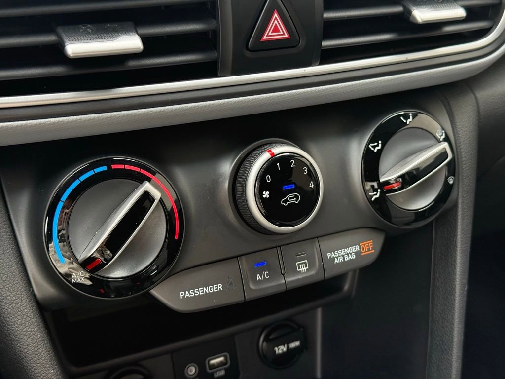 Used 2018 Hyundai Kona SEL w/ SEL Tech Package 02 image 15