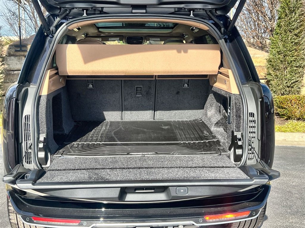 New 2026 Land Rover Range Rover SE image 18