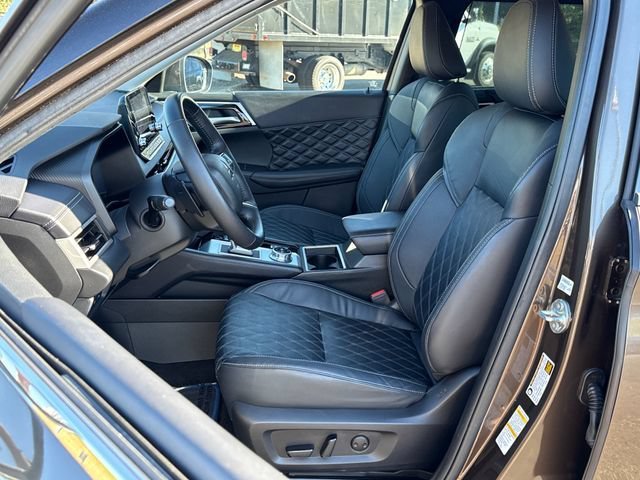 Used 2023 Mitsubishi Outlander SEL AWD/4WD image 17