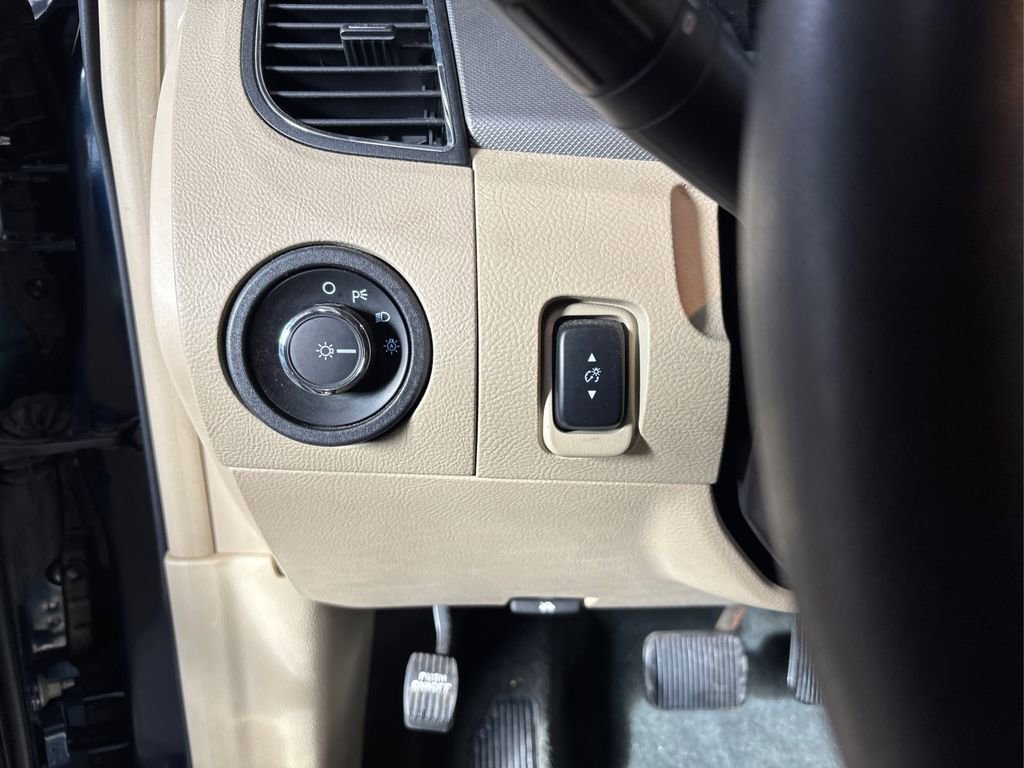 Used 2017 Ford Taurus SE image 34