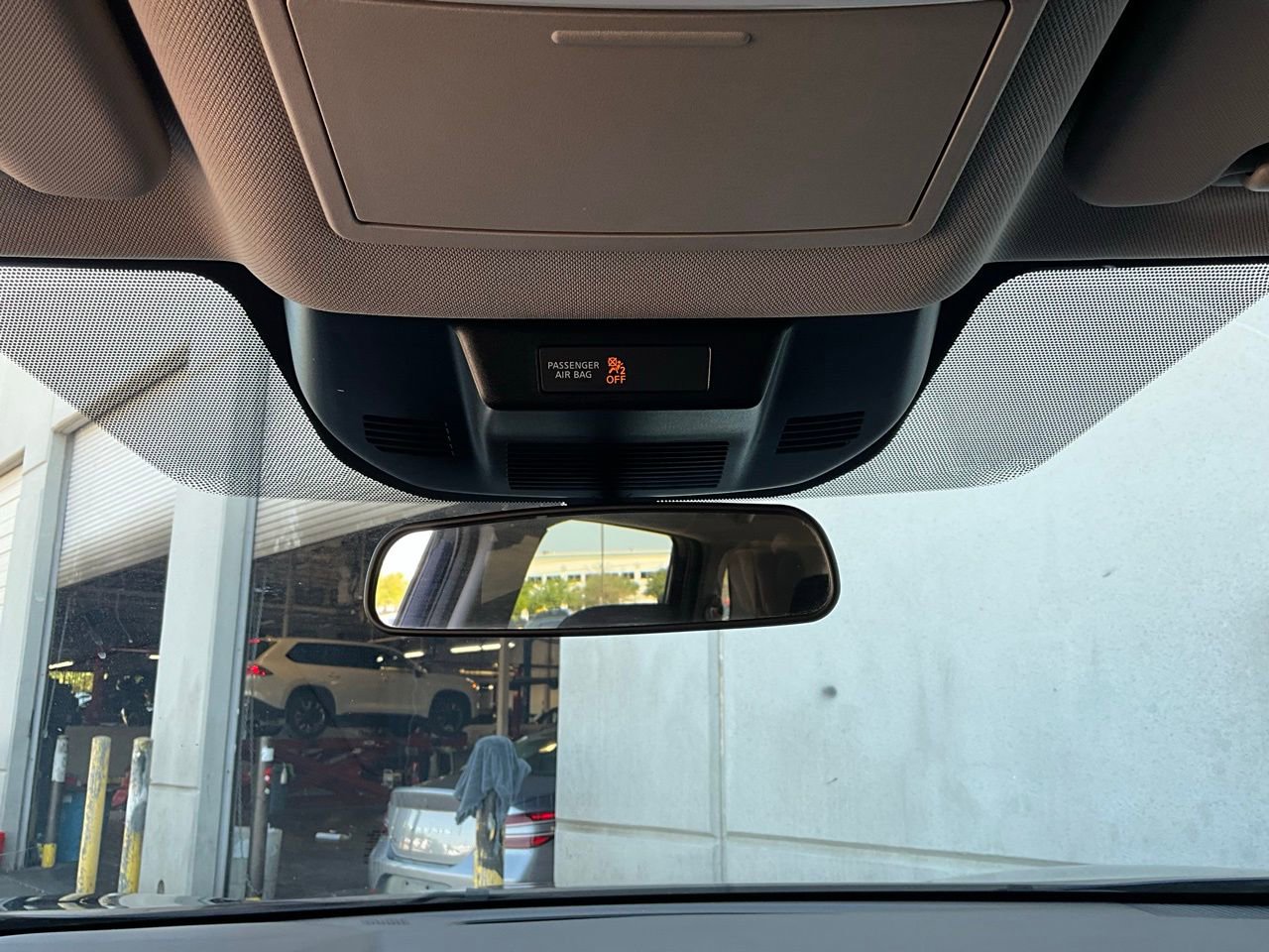 Used 2025 Nissan Rogue SV FWD image 18