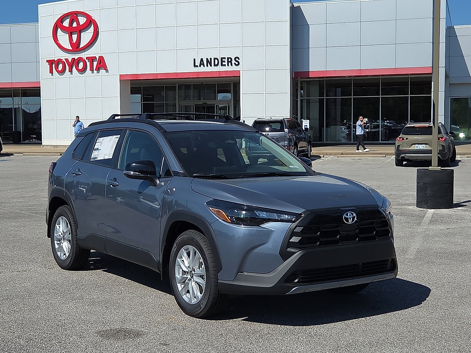New 2026 Toyota Corolla Cross LE video 1