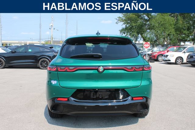 Used 2025 Alfa Romeo Tonale w/ Premium Package AWD/4WD image 4