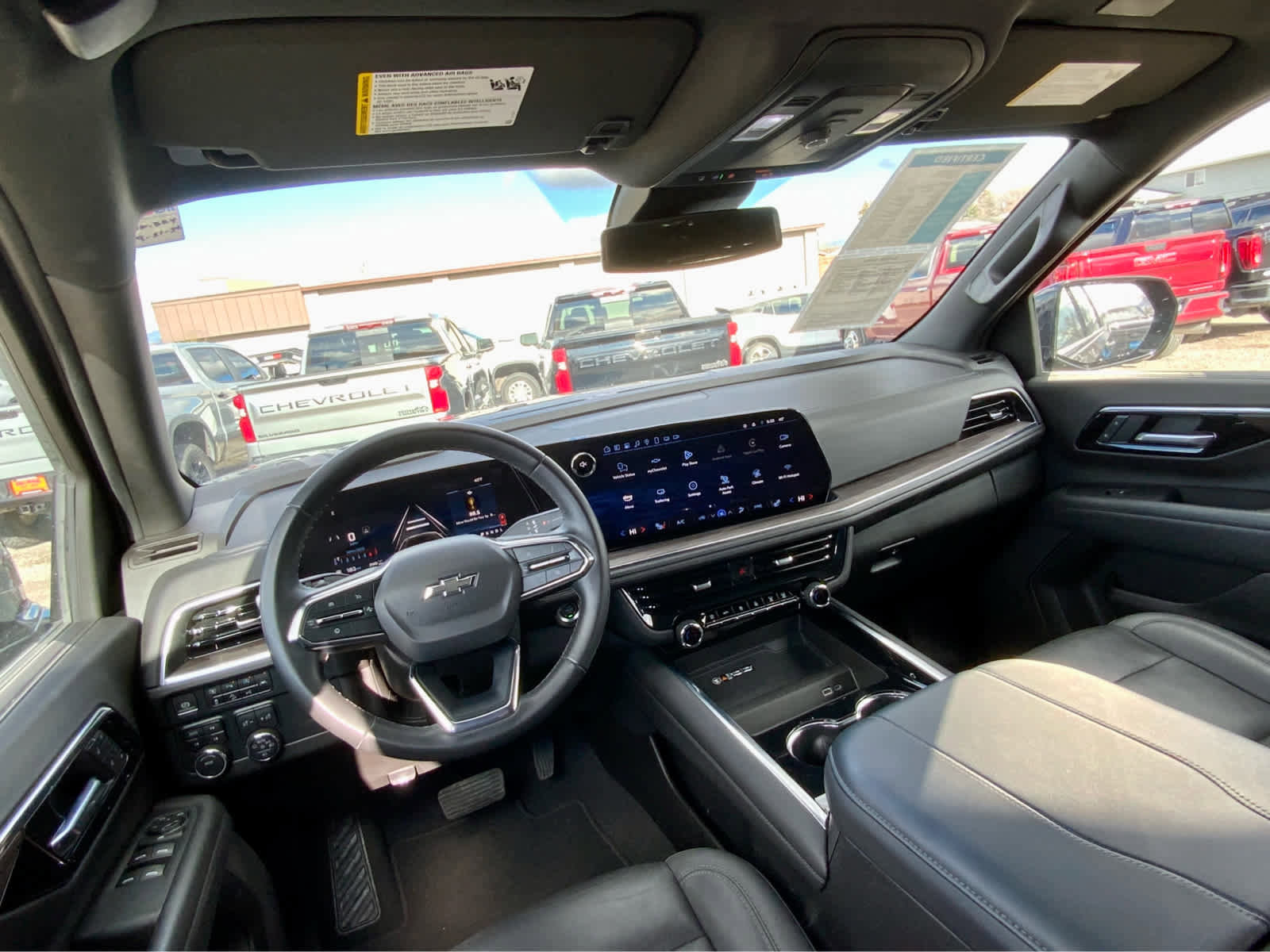 Used 2025 Chevrolet Suburban Z71 AWD/4WD image 31