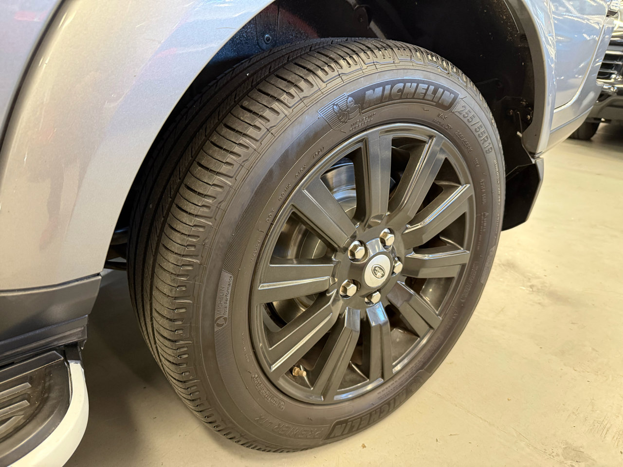 Used 2012 Land Rover LR4 HSE LUX image 9