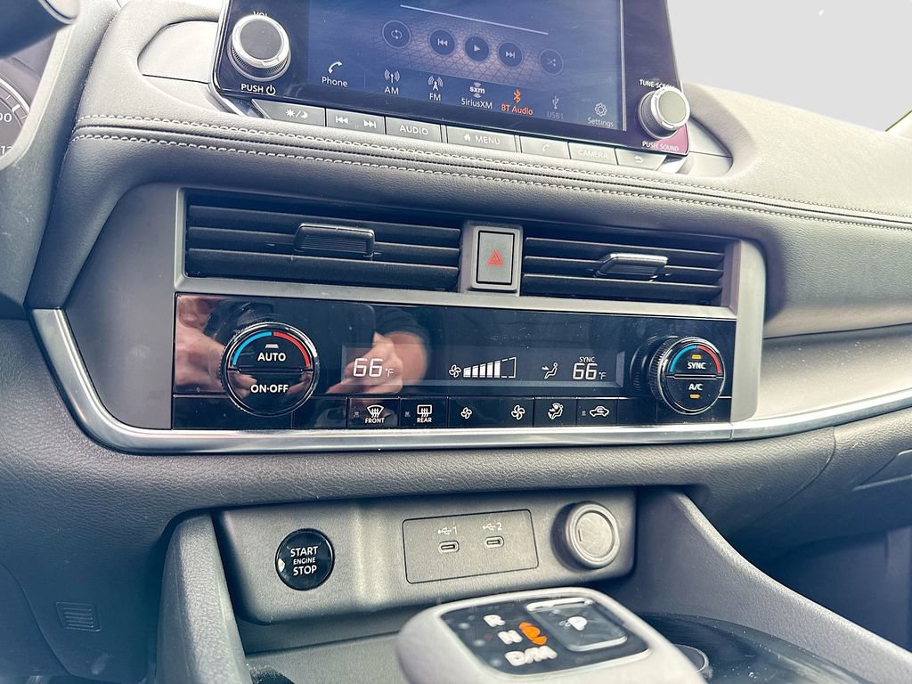 Used 2025 Nissan Rogue SV image 31