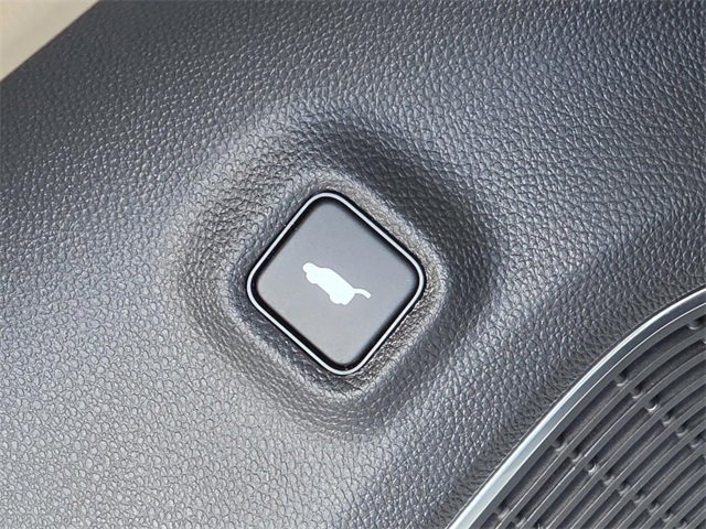 Used 2025 Acura MDX w/ Technology Package image 37