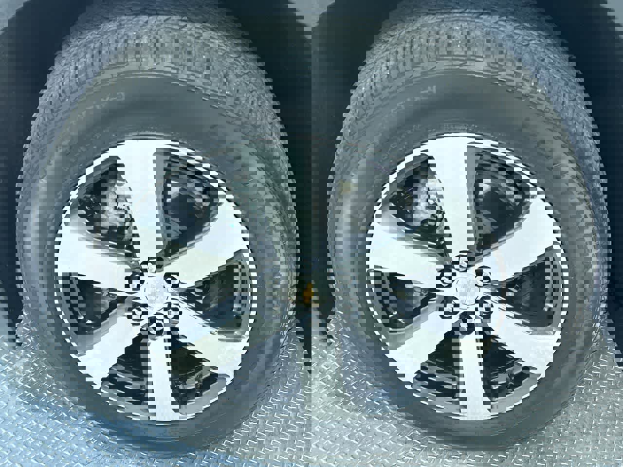 Used 2023 Chevrolet Traverse LT w/ LT Premium Package image 10