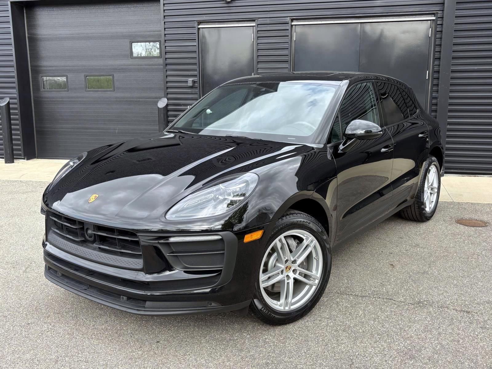 Certified 2023 Porsche Macan AWD/4WD image 1