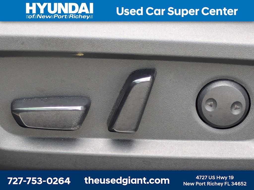 Used 2024 Nissan Rogue SV w/ SV Premium Package AWD/4WD image 24