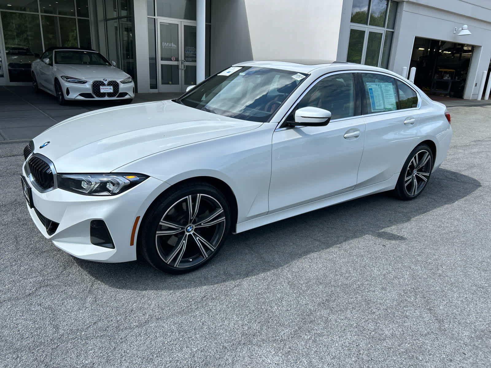 Used 2024 BMW 330i xDrive Sedan w/ Premium Package AWD/4WD image 15