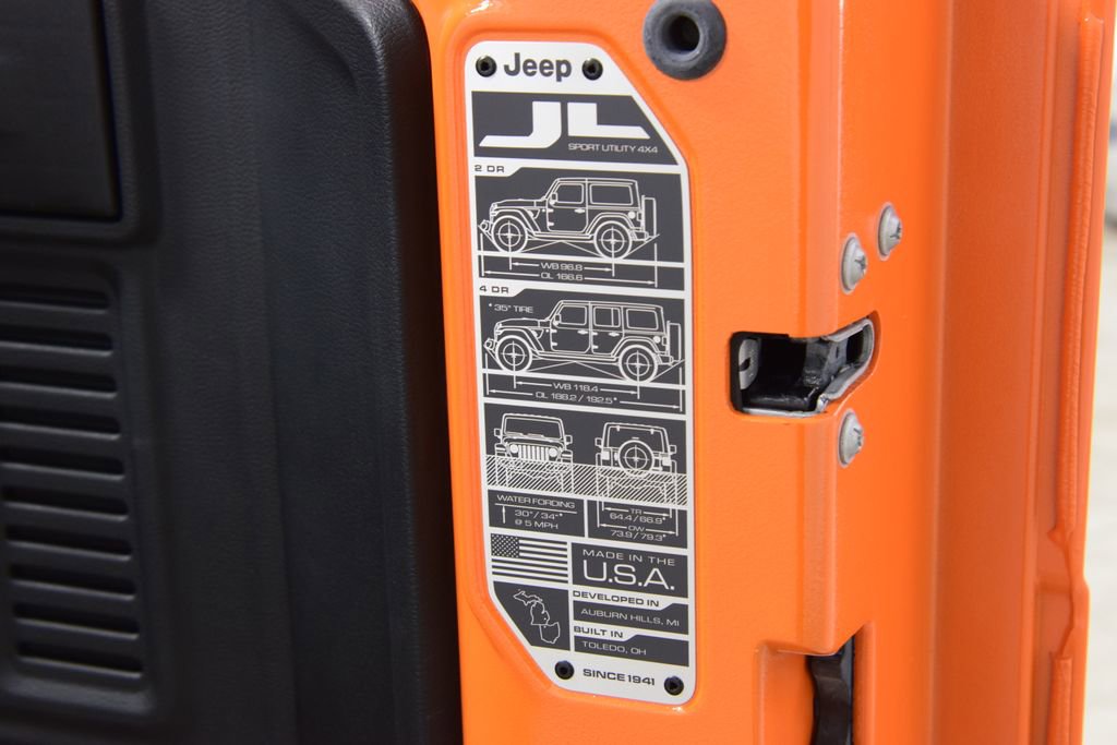 Used 2025 Jeep Wrangler Sport AWD/4WD image 22