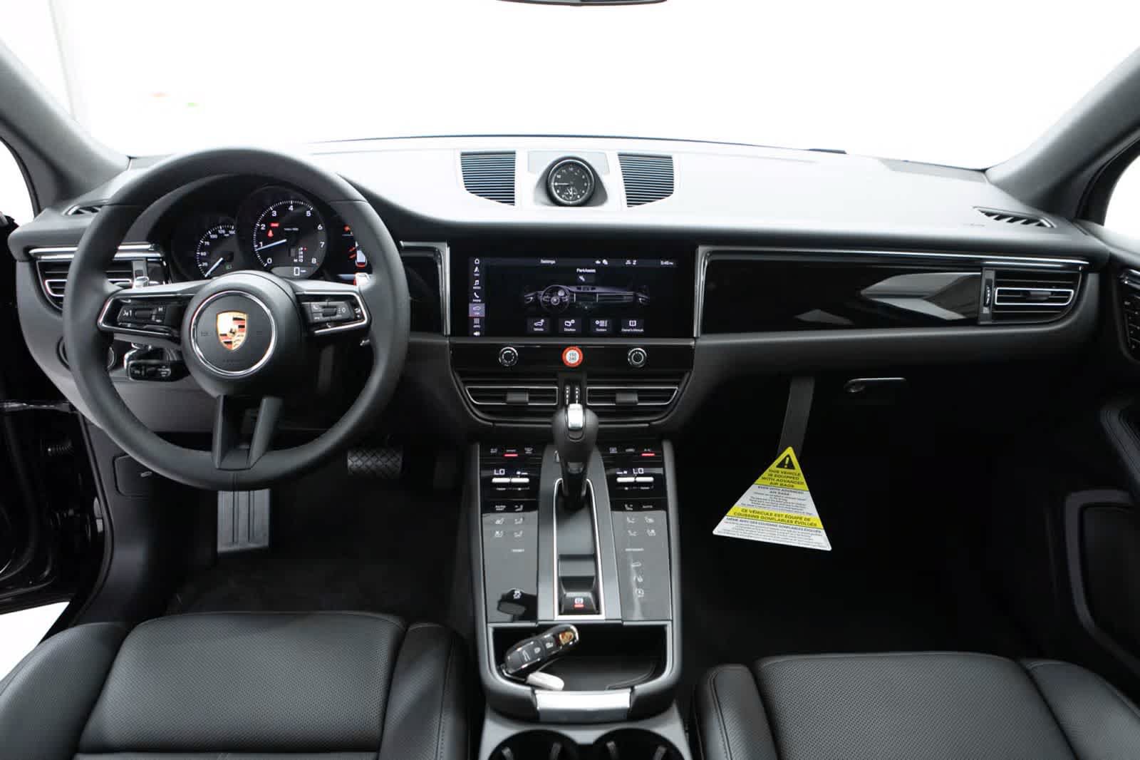 Certified 2026 Porsche Macan AWD/4WD image 13