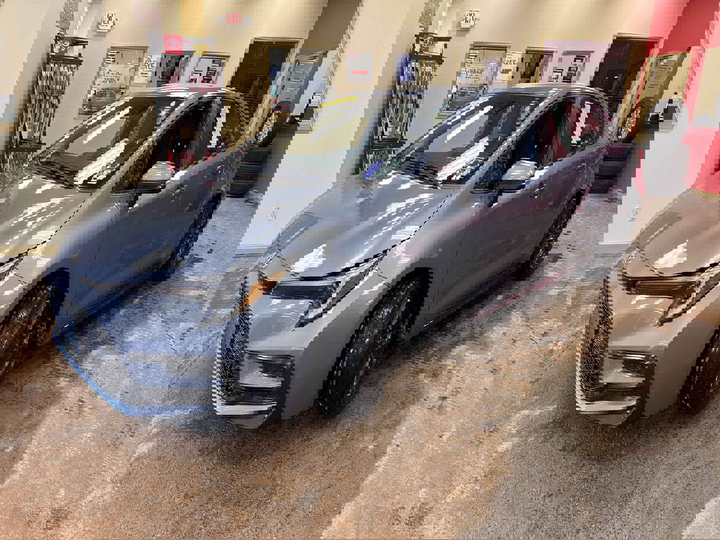 Used 2023 Toyota Corolla SE w/ Carpet Mat Package (TMS) image 3