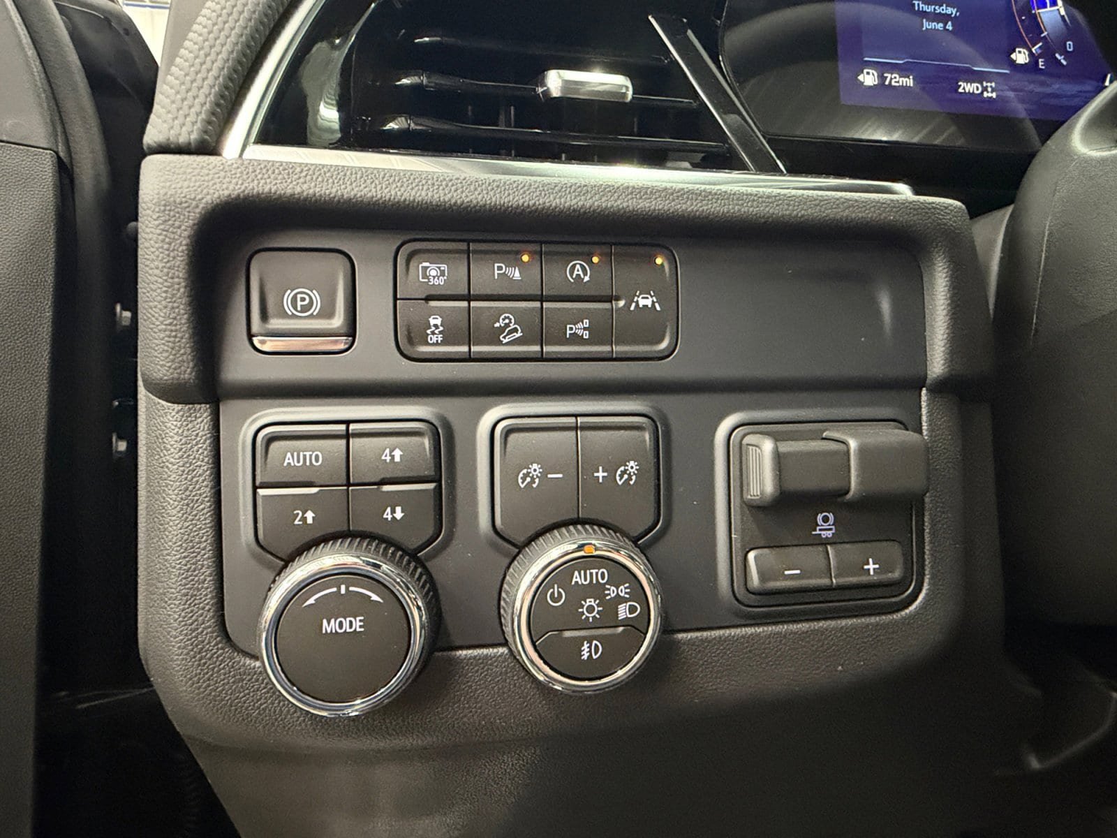New 2026 Chevrolet Tahoe RST w/ Comfort Package AWD/4WD image 24
