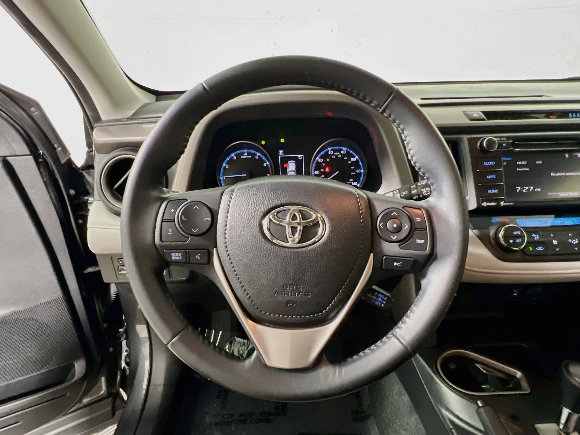 Used 2018 Toyota RAV4 XLE FWD image 18