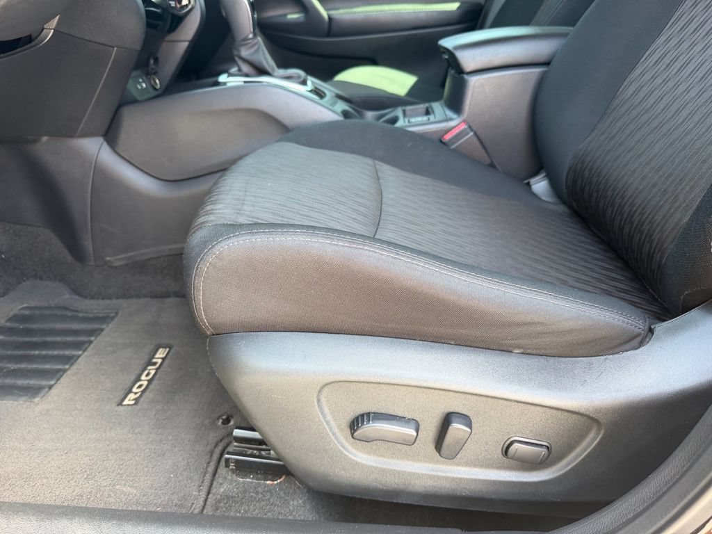 Used 2019 Nissan Rogue SV AWD/4WD image 11