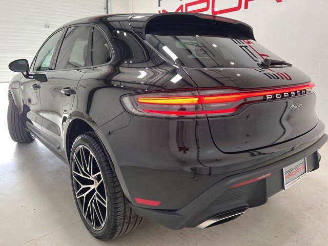 Used 2025 Porsche Macan T image 9