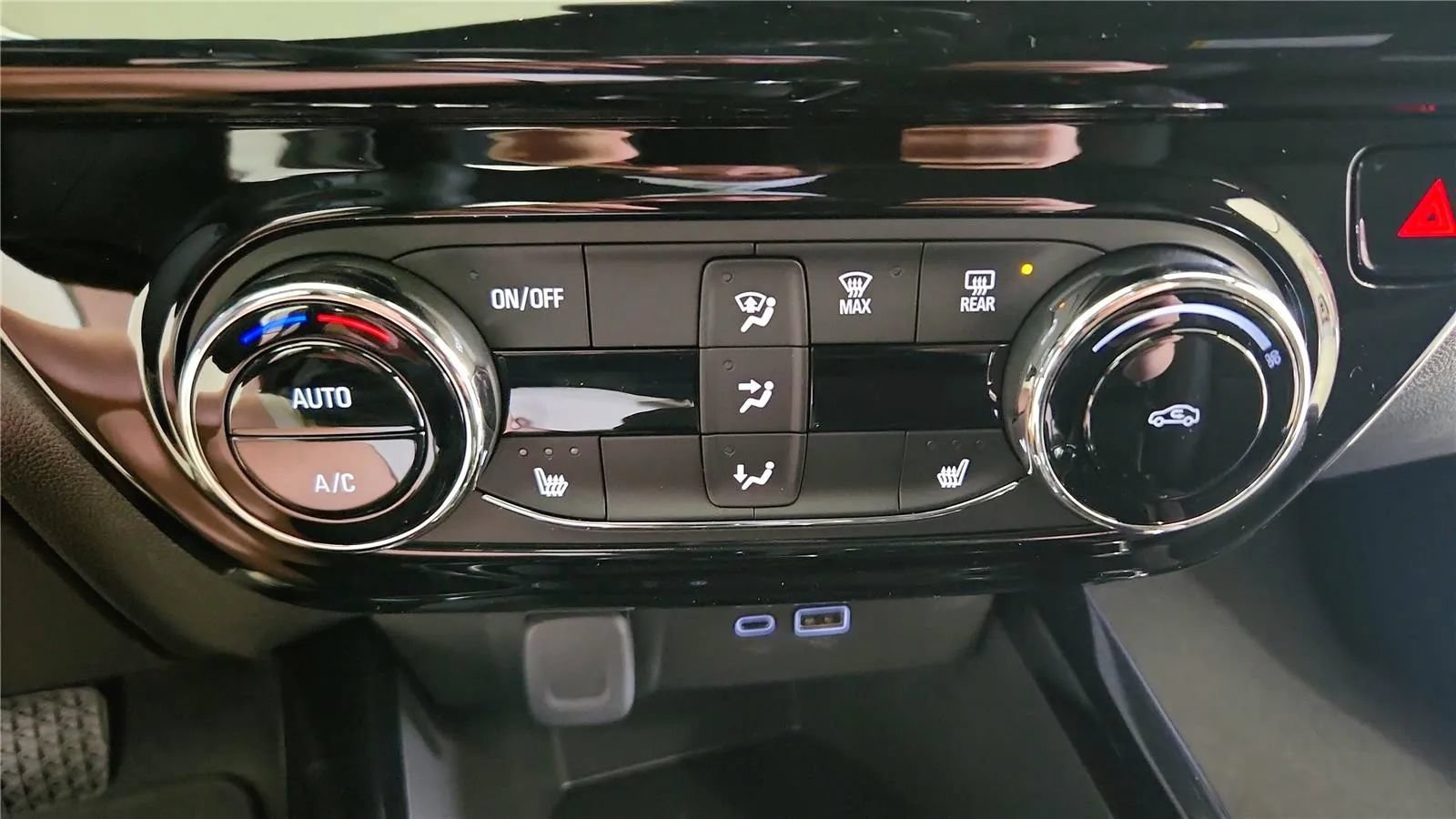 New 2026 Chevrolet Trax RS w/ Driver Confidence Package FWD image 30