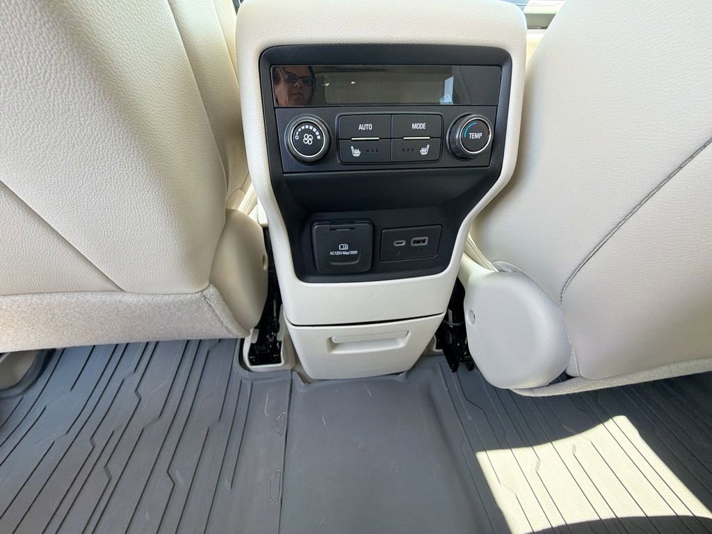 Used 2023 GMC Acadia Denali w/ Denali Ultimate Package image 27