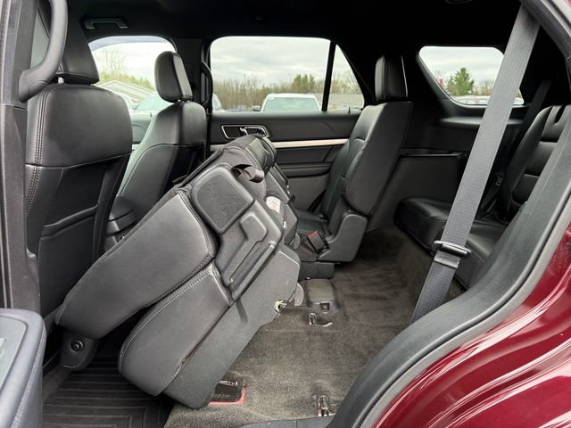 Used 2018 Ford Explorer XLT w/ Equipment Group 202A AWD/4WD image 6