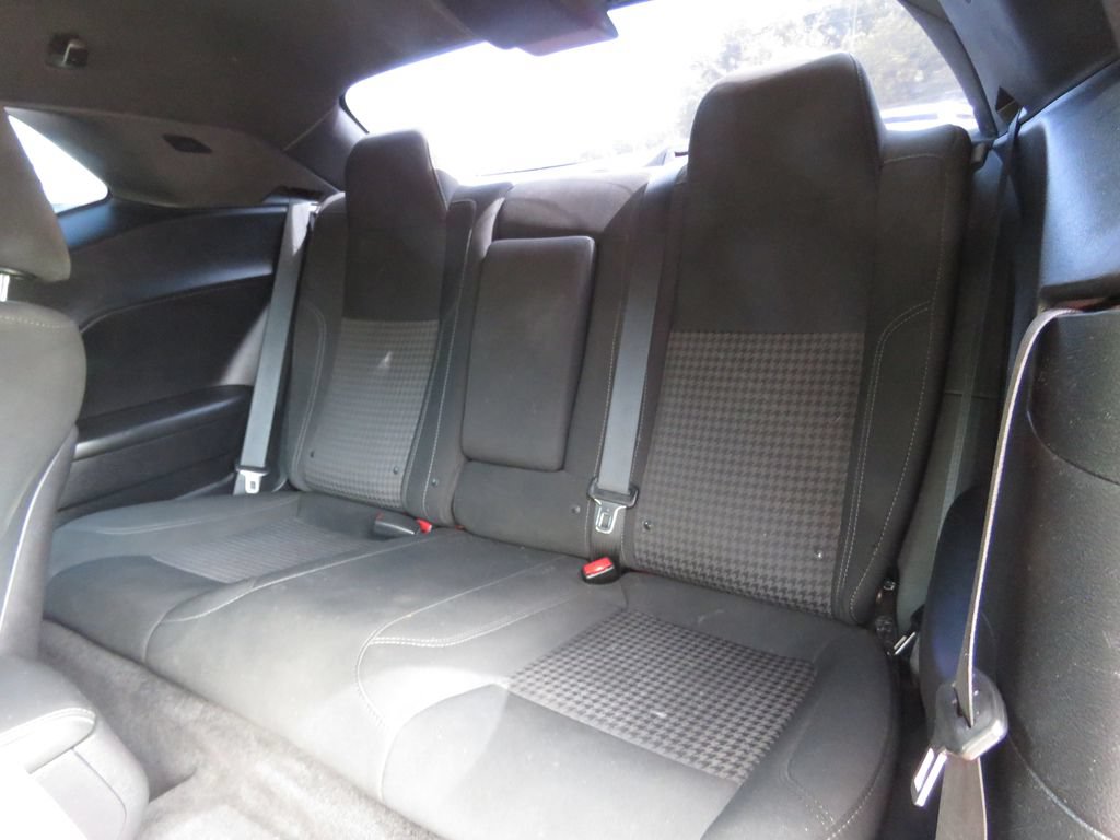 Used 2016 Dodge Challenger SXT RWD image 11