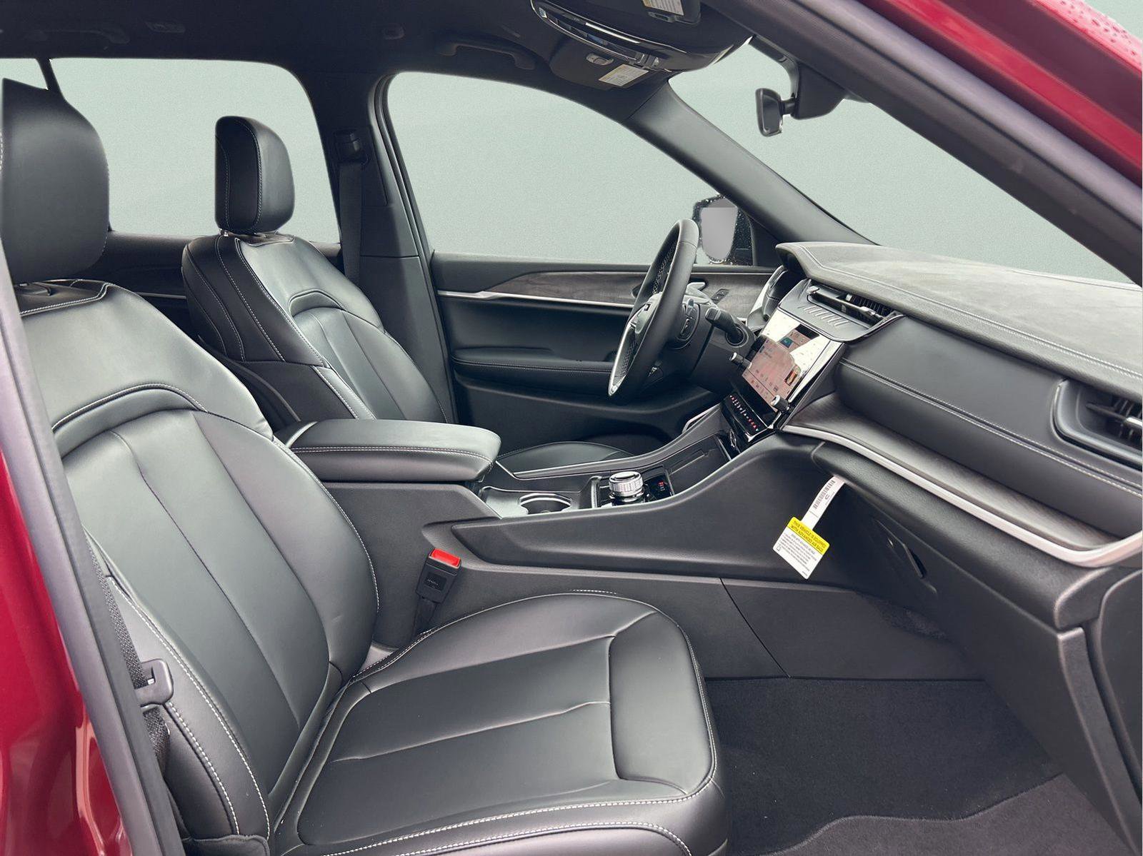 Used 2026 Jeep Grand Cherokee Limited image 29