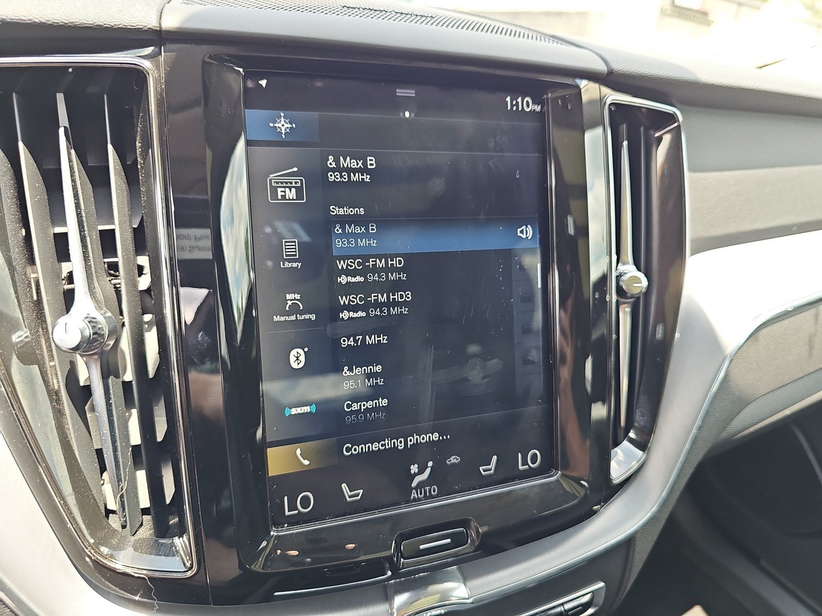 Used 2019 Volvo XC60 T6 Momentum w/ Multimedia Package AWD/4WD image 27