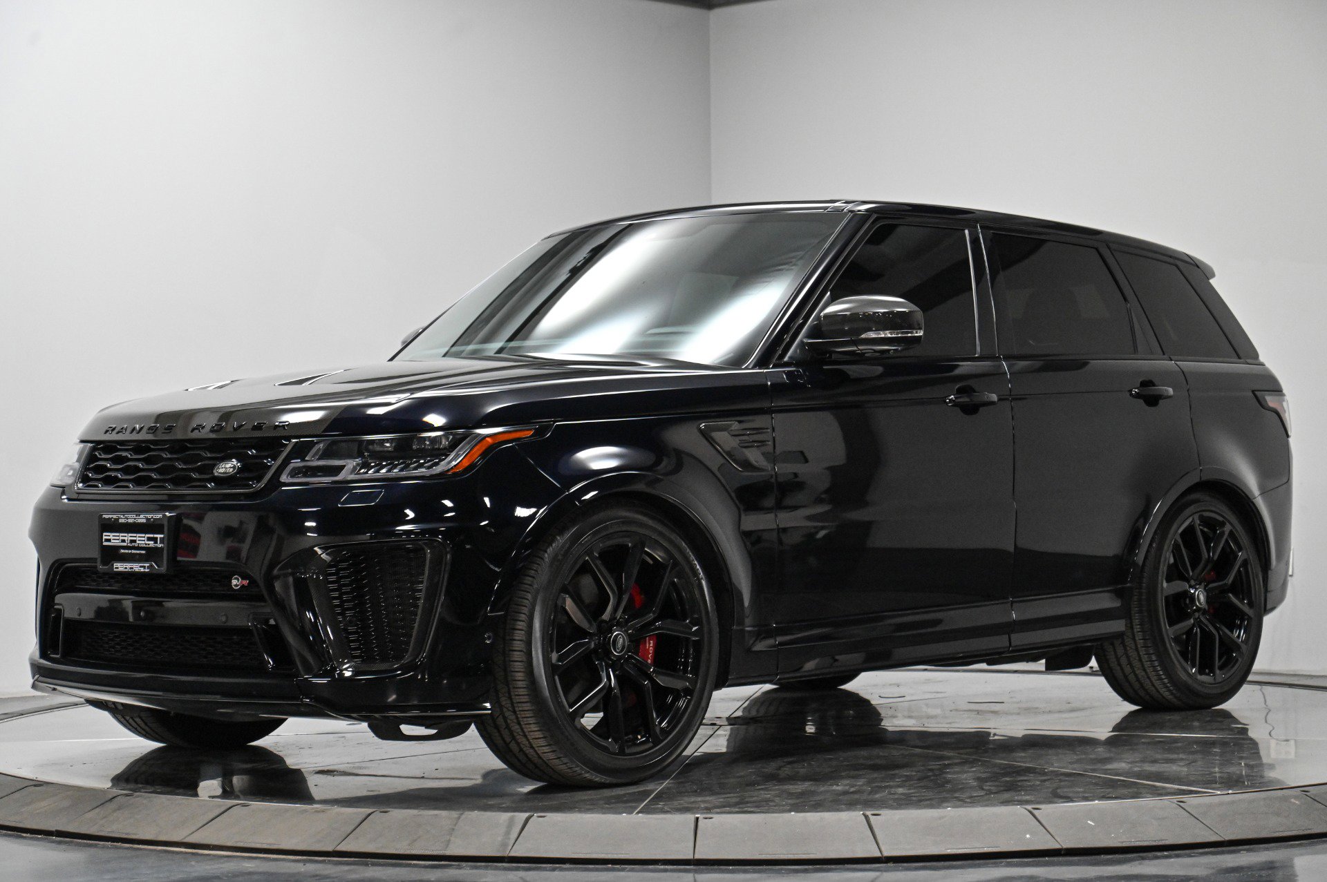 Used 2022 Land Rover Range Rover Sport SVR Carbon Edition image 2