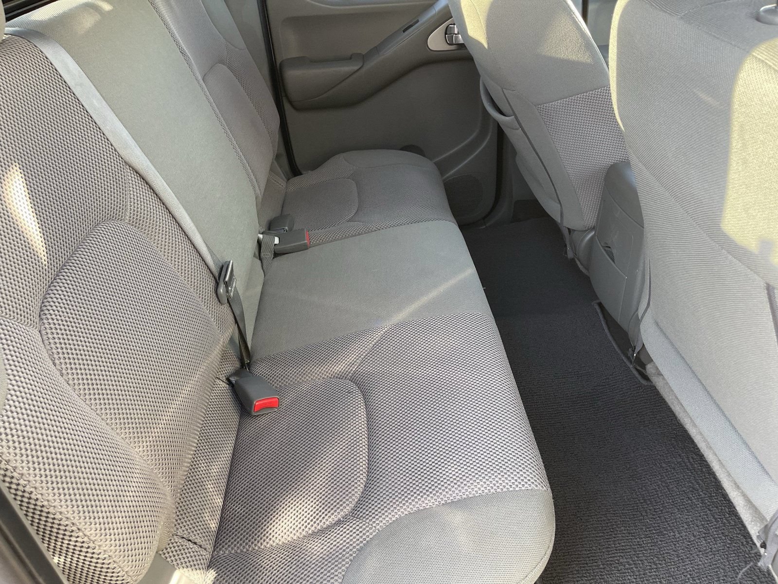 Used 2020 Nissan Frontier SV w/ Midnight Edition Floor Mats RWD image 14