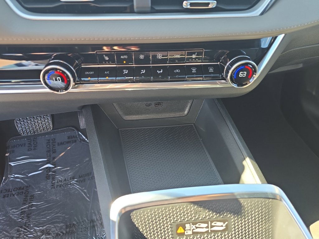 New 2026 Chevrolet Equinox LT w/ Convenience Package II image 16