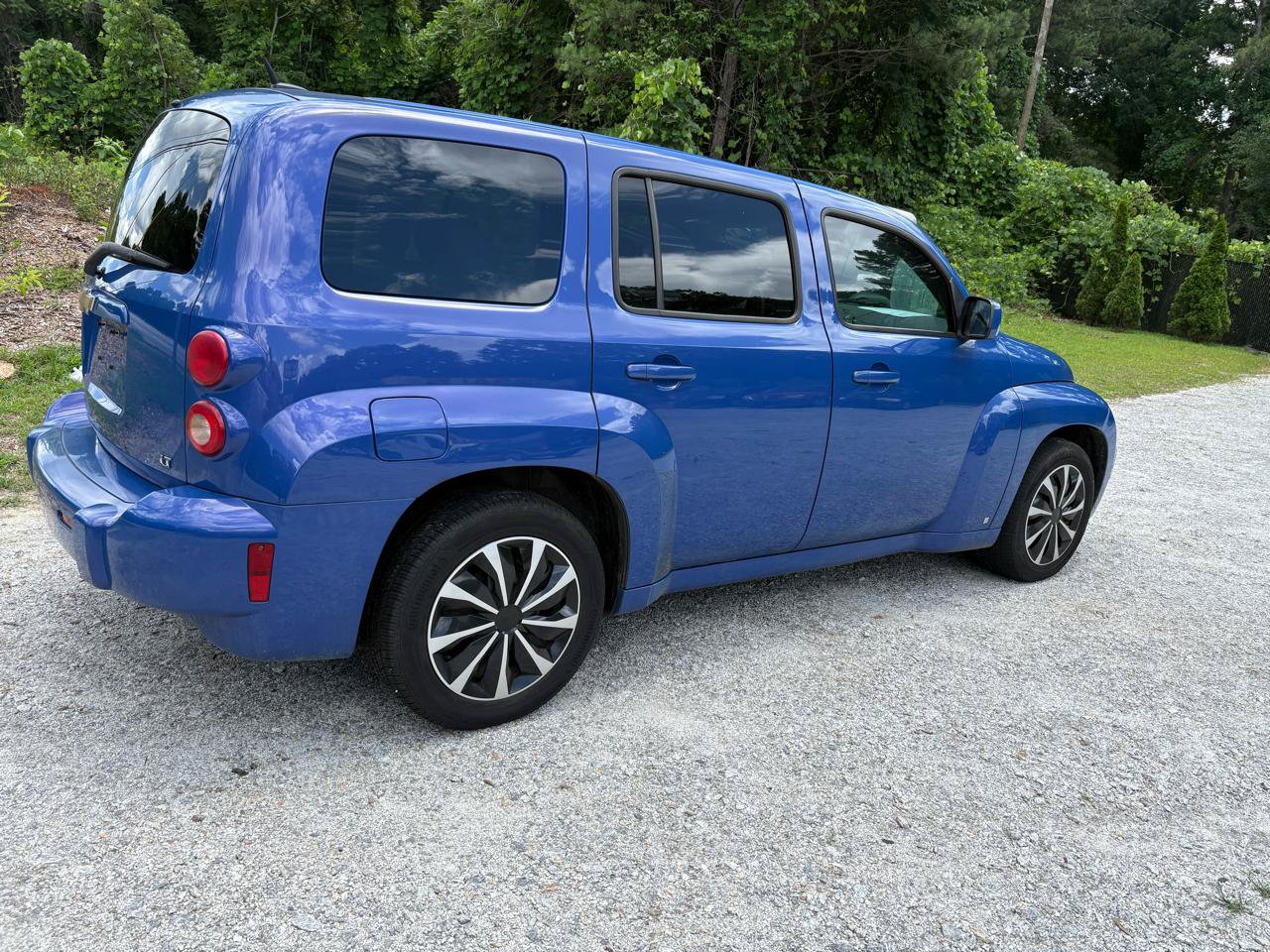 Used 2008 Chevrolet HHR LT w/ Enhanced Sound Package FWD image 3