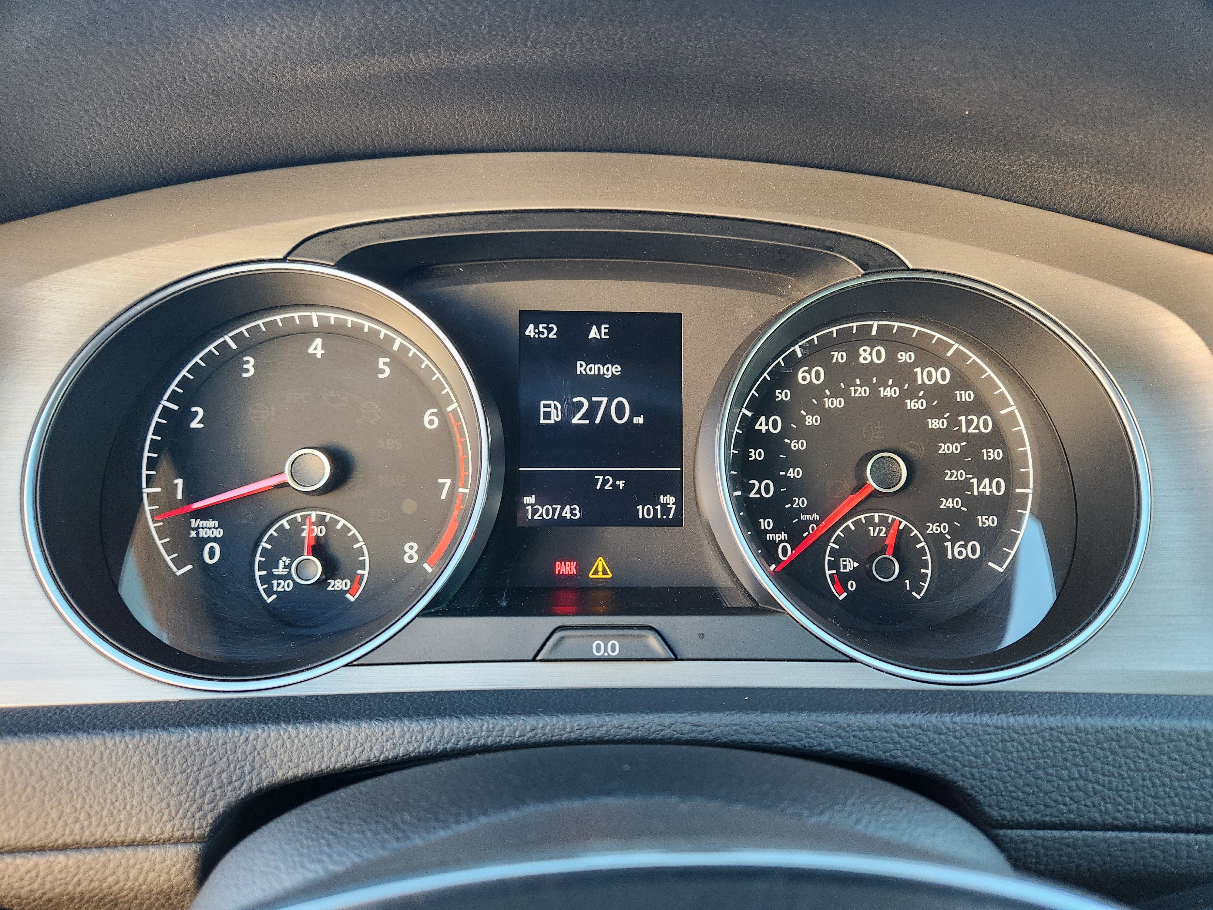 Used 2016 Volkswagen Golf S image 12