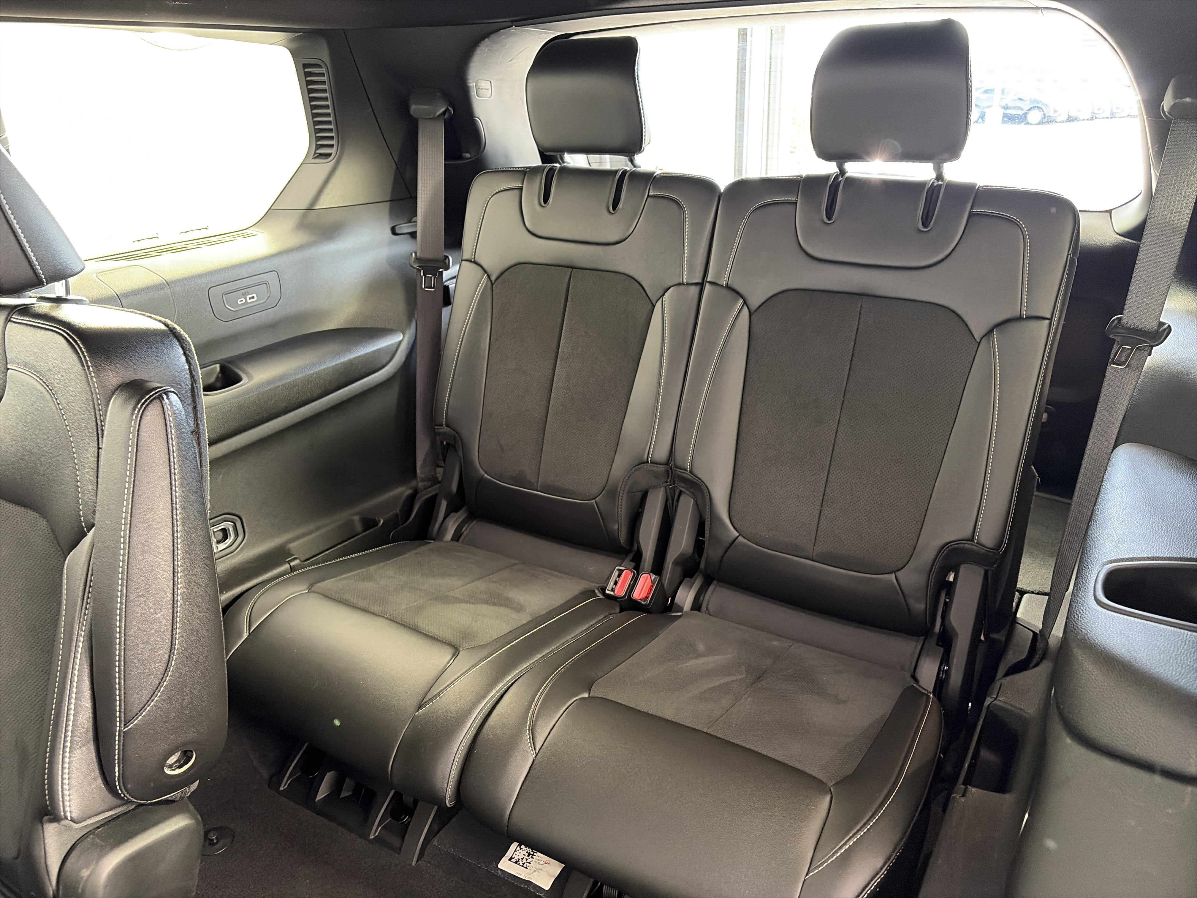 Used 2023 Jeep Grand Cherokee L Laredo image 8