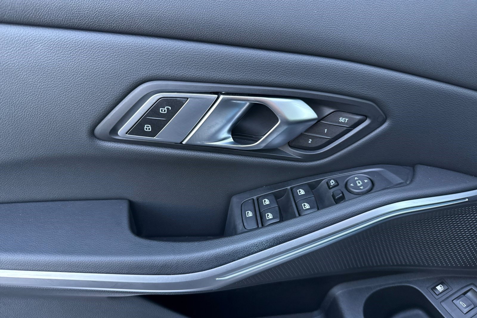 Certified 2023 BMW 330e w/ Convenience Package image 12